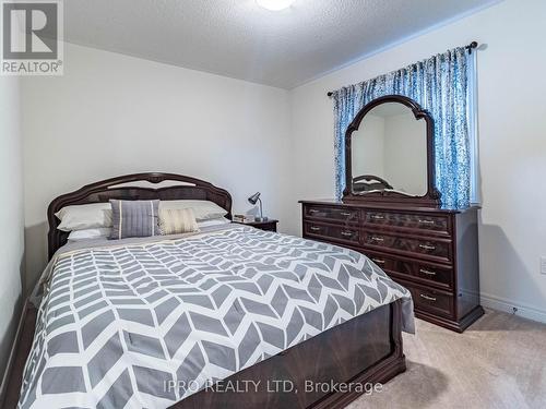 450 Summerlyn Trail, Bradford West Gwillimbury, ON - Indoor Photo Showing Bedroom