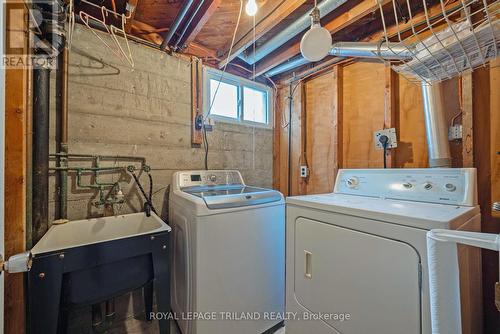 210 Clifford Street, London, ON - Indoor Photo Showing Laundry Room