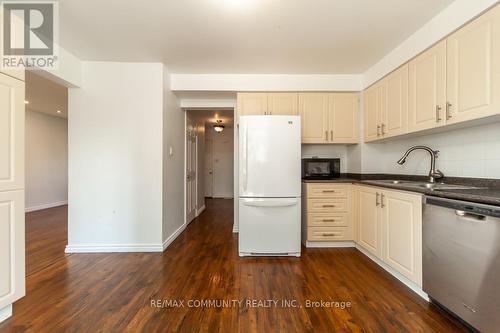 74 Fernbank Place, Whitby, ON - Indoor Photo Showing Kitchen