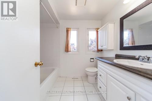 74 Fernbank Place, Whitby, ON - Indoor Photo Showing Bathroom