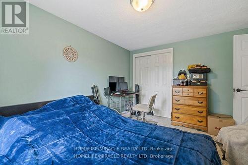 157 Labrador Drive, Oshawa, ON - Indoor Photo Showing Bedroom