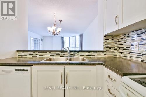 908 - 140 Dunlop Street E, Barrie, ON - Indoor Photo Showing Kitchen With Double Sink