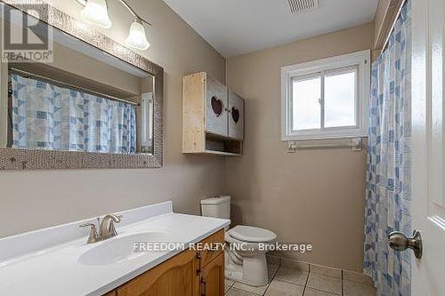 94 Lewis Drive, Orillia, ON - Indoor Photo Showing Bathroom