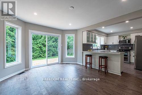 94 Lewis Drive, Orillia, ON - Indoor Photo Showing Kitchen