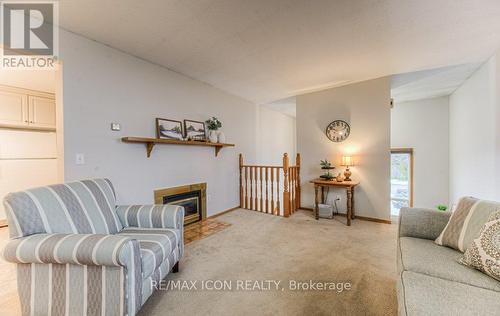 156 Melissa Crescent, Wellington North, ON - Indoor Photo Showing Living Room