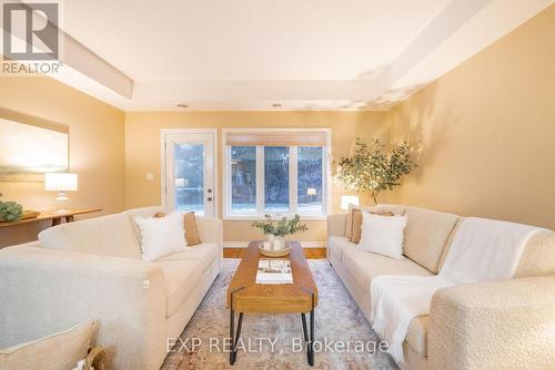 105 - 17 George Court, Cramahe (Colborne), ON - Indoor Photo Showing Living Room