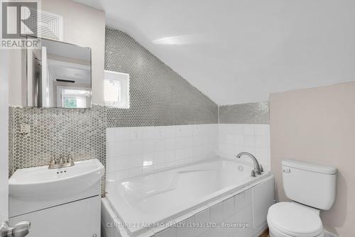 267 University Avenue W, Cobourg, ON - Indoor Photo Showing Bathroom