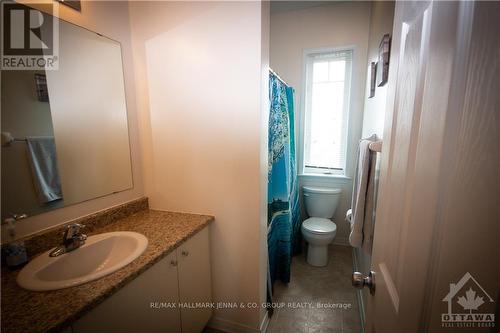 25 - 2561 Longfields Road, Ottawa, ON - Indoor Photo Showing Bathroom