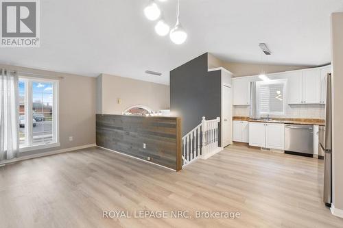 118 Idylewylde Street, Fort Erie (332 - Central), ON - Indoor Photo Showing Kitchen