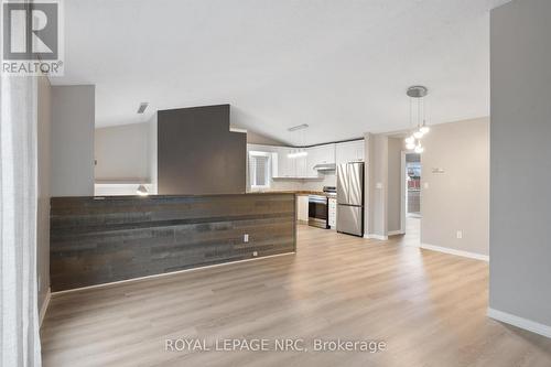 118 Idylewylde Street, Fort Erie (332 - Central), ON - Indoor Photo Showing Kitchen