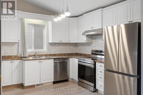 118 Idylewylde Street, Fort Erie (332 - Central), ON - Indoor Photo Showing Kitchen With Double Sink