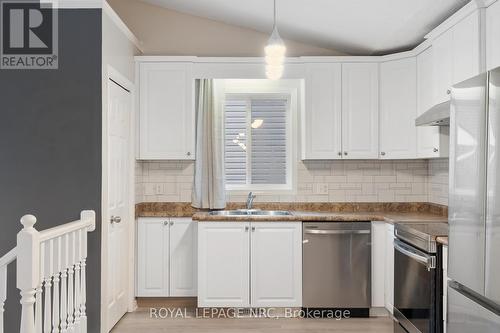 118 Idylewylde Street, Fort Erie (332 - Central), ON - Indoor Photo Showing Kitchen With Double Sink