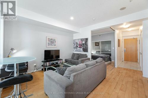 2304 - 65 Bremner Boulevard, Toronto, ON - Indoor Photo Showing Living Room