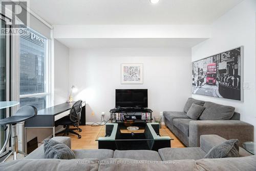 2304 - 65 Bremner Boulevard, Toronto, ON - Indoor Photo Showing Living Room