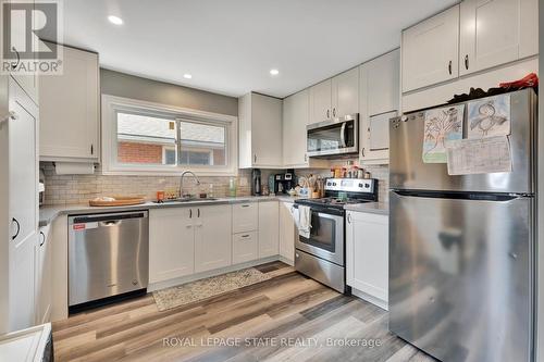 584 East 27Th Street, Hamilton, ON - Indoor Photo Showing Kitchen