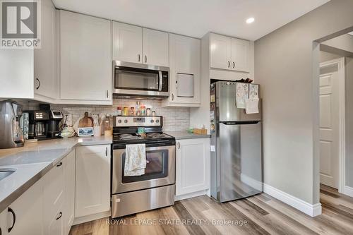 584 East 27Th Street, Hamilton, ON - Indoor Photo Showing Kitchen