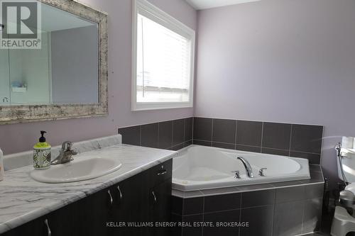 1537 Woodstream Avenue, Oshawa (Taunton), ON - Indoor Photo Showing Bathroom