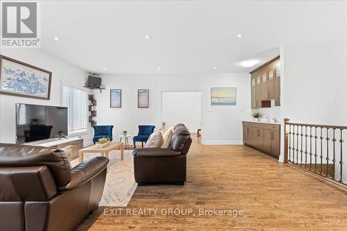 90 Timberland Drive, Trent Hills, ON - Indoor Photo Showing Living Room