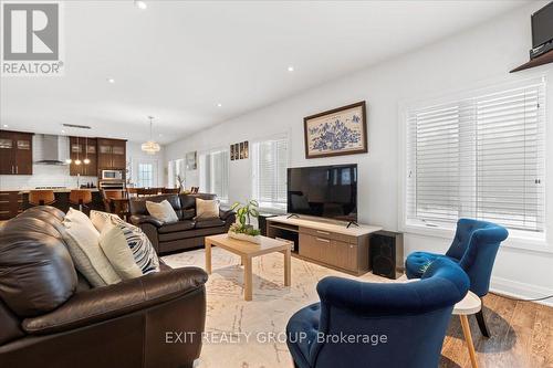 90 Timberland Drive, Trent Hills, ON - Indoor Photo Showing Living Room