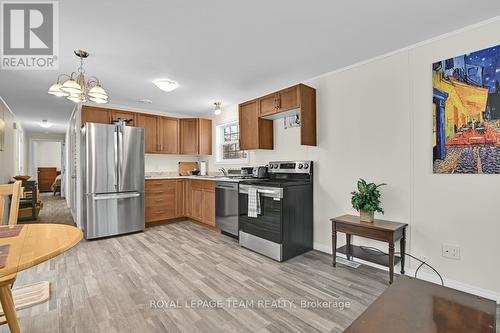 11 Bonner Street, Ottawa, ON - Indoor Photo Showing Kitchen