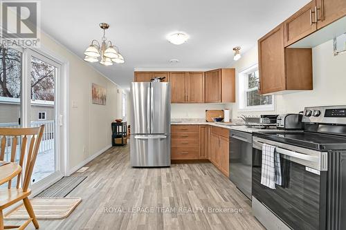 11 Bonner Street, Ottawa, ON - Indoor Photo Showing Kitchen