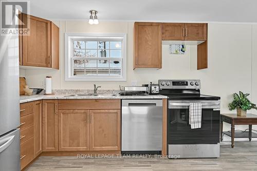 11 Bonner Street, Ottawa, ON - Indoor Photo Showing Kitchen With Double Sink