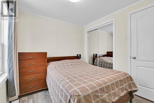 11 Bonner Street, Ottawa, ON - Indoor Photo Showing Bedroom