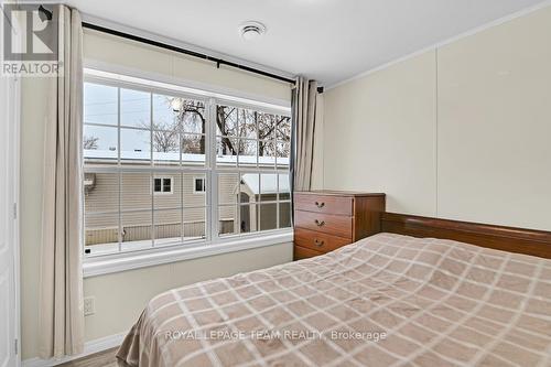 11 Bonner Street, Ottawa, ON - Indoor Photo Showing Bedroom