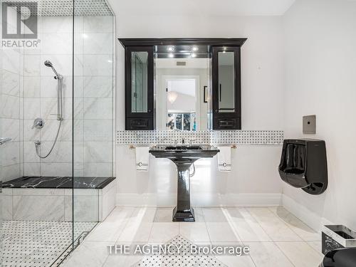 212 Lakeside Avenue, Burlington (Roseland), ON - Indoor Photo Showing Bathroom