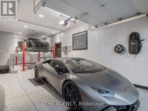 212 Lakeside Avenue, Burlington (Roseland), ON - Indoor Photo Showing Garage