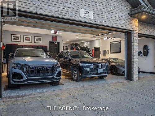 212 Lakeside Avenue, Burlington (Roseland), ON - Indoor Photo Showing Garage