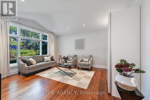 212 Lakeside Avenue, Burlington (Roseland), ON - Indoor Photo Showing Living Room