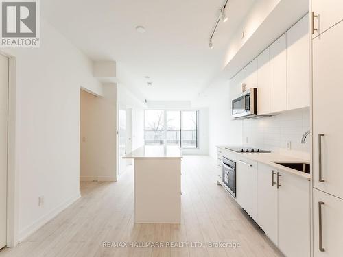 517 - 181 Sheppard Avenue E, Toronto, ON - Indoor Photo Showing Kitchen With Upgraded Kitchen