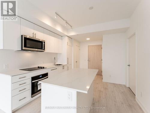 517 - 181 Sheppard Avenue E, Toronto, ON - Indoor Photo Showing Kitchen