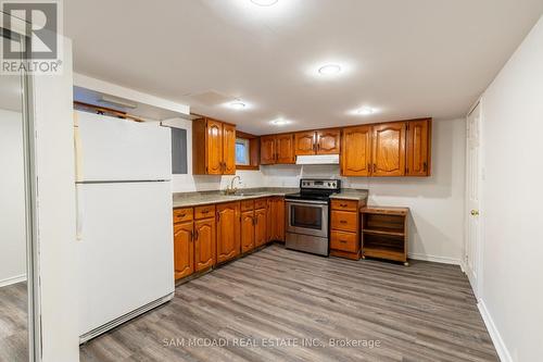 482 Brookside Drive, Oakville, ON - Indoor Photo Showing Kitchen