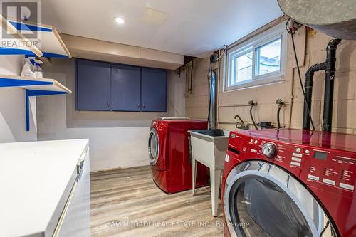 482 Brookside Drive, Oakville, ON - Indoor Photo Showing Laundry Room