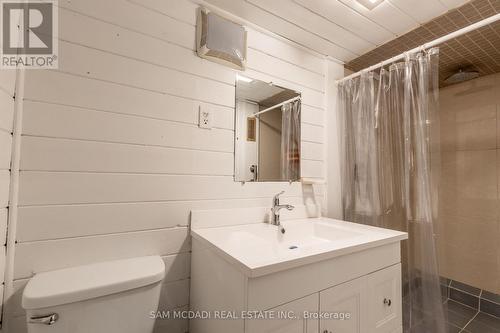 482 Brookside Drive, Oakville, ON - Indoor Photo Showing Bathroom