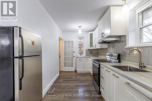 482 Brookside Drive, Oakville, ON - Indoor Photo Showing Kitchen