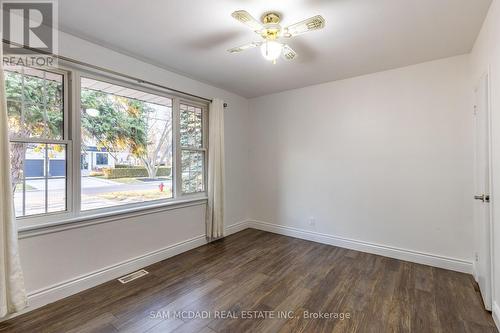 482 Brookside Drive, Oakville, ON - Indoor Photo Showing Other Room