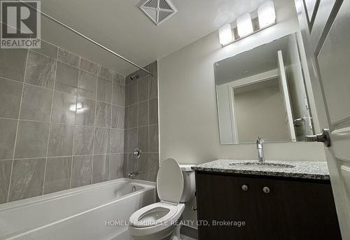 214 - 1415 Dundas Street E, Oakville, ON - Indoor Photo Showing Bathroom