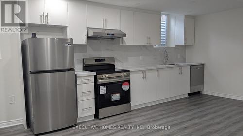 383 Mccartney Crescent, Milton, ON - Indoor Photo Showing Kitchen