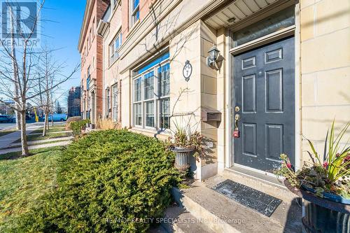 7 - 3062 Lake Shore Boulevard, Toronto, ON - Outdoor