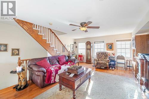 7 - 3062 Lake Shore Boulevard, Toronto, ON - Indoor Photo Showing Living Room