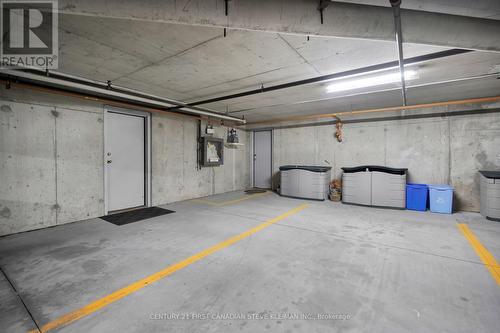 4 - 152 Albert Street, London, ON - Indoor Photo Showing Garage