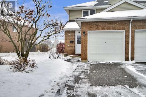 15 Bentbrook Crescent, Ottawa, ON - Outdoor