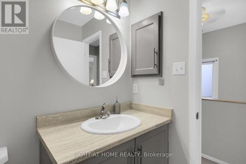 15 Bentbrook Crescent, Ottawa, ON - Indoor Photo Showing Bathroom