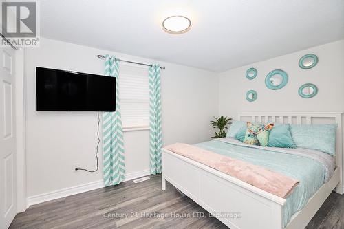 15 Colborne Street, Thorold (557 - Thorold Downtown), ON - Indoor Photo Showing Bedroom