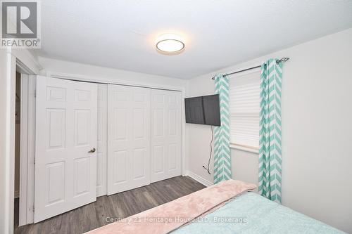 15 Colborne Street, Thorold (557 - Thorold Downtown), ON - Indoor Photo Showing Bedroom