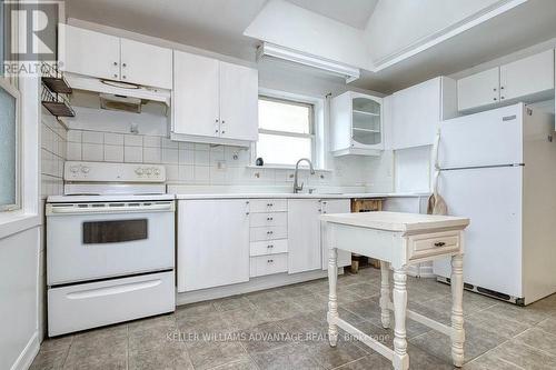 850 Danforth Road, Toronto, ON - Indoor Photo Showing Kitchen