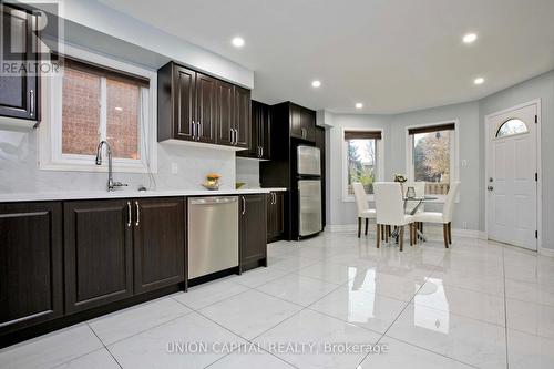 57 Belvedere Crescent, Richmond Hill, ON - Indoor Photo Showing Kitchen